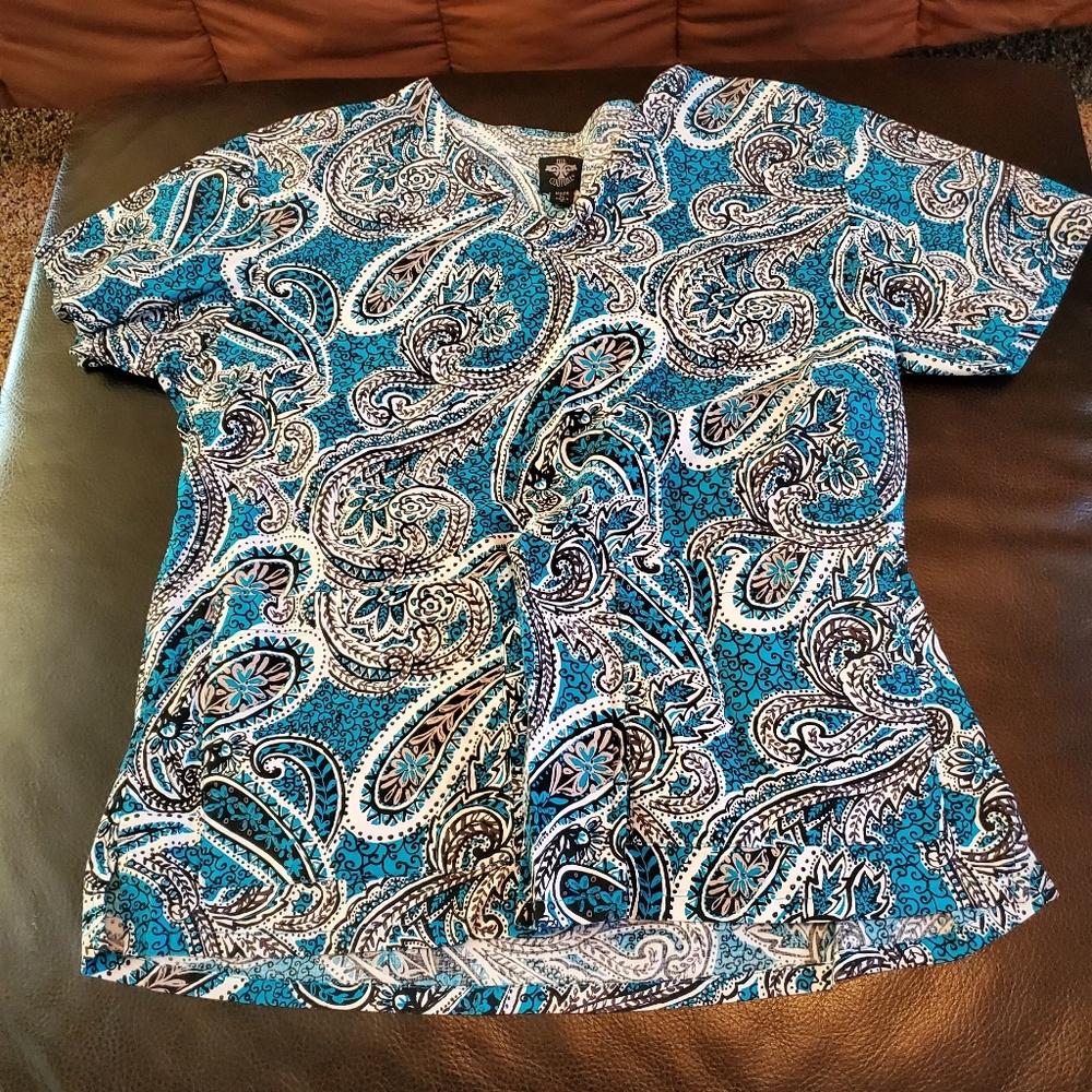 Medium scrub top
